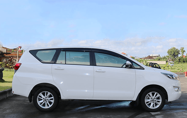 Toyota Innova — MPV cab available for hire in Kashmir